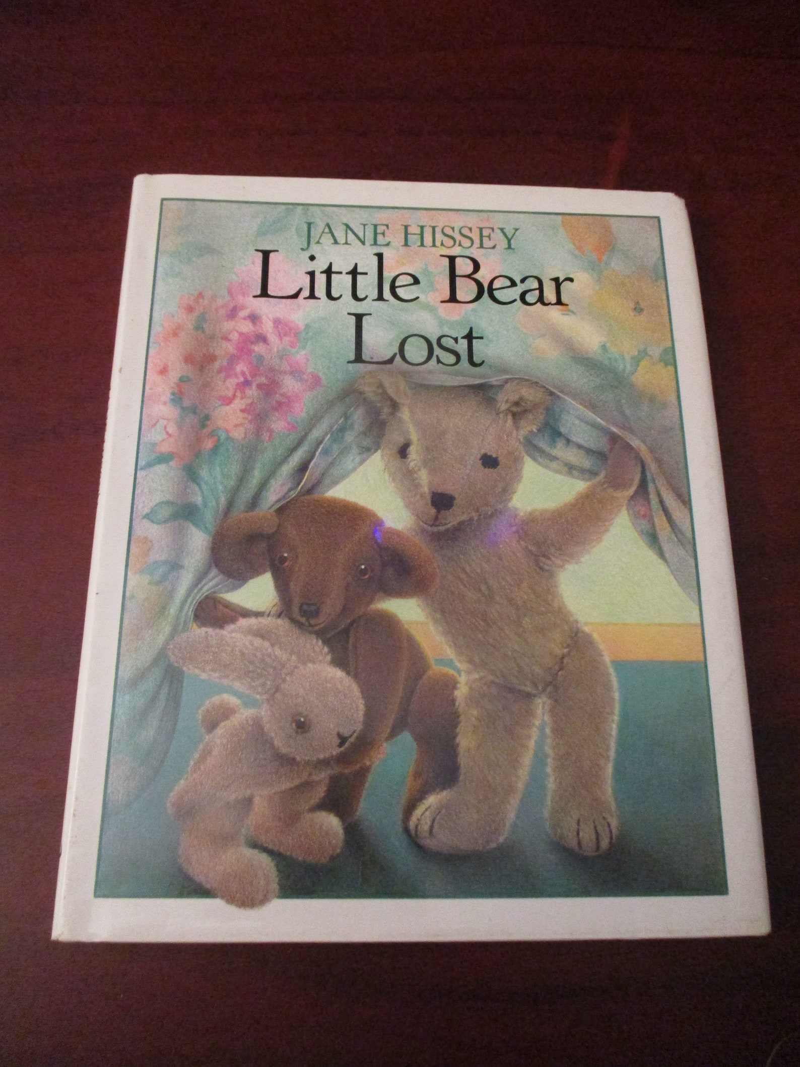 Old Bear by Jane Hissey Old Bear by Jane Hissey