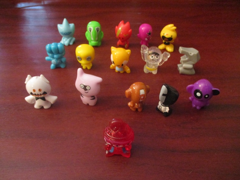 Gogos Crazy Bones Collection of Sixteen Go Gos image 1