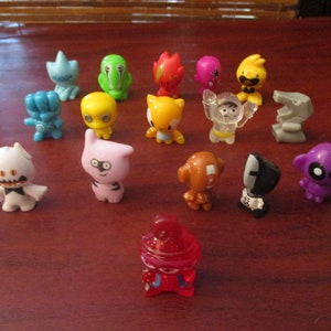 Gogos Crazy Bones Collection of Sixteen Go Gos image 2