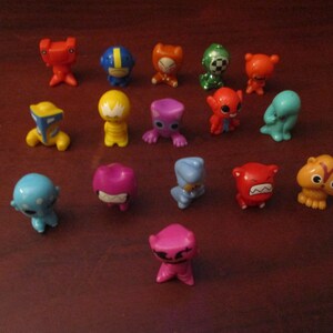 Gogos Crazy Bones Collection of Sixteen Go Gos image 2