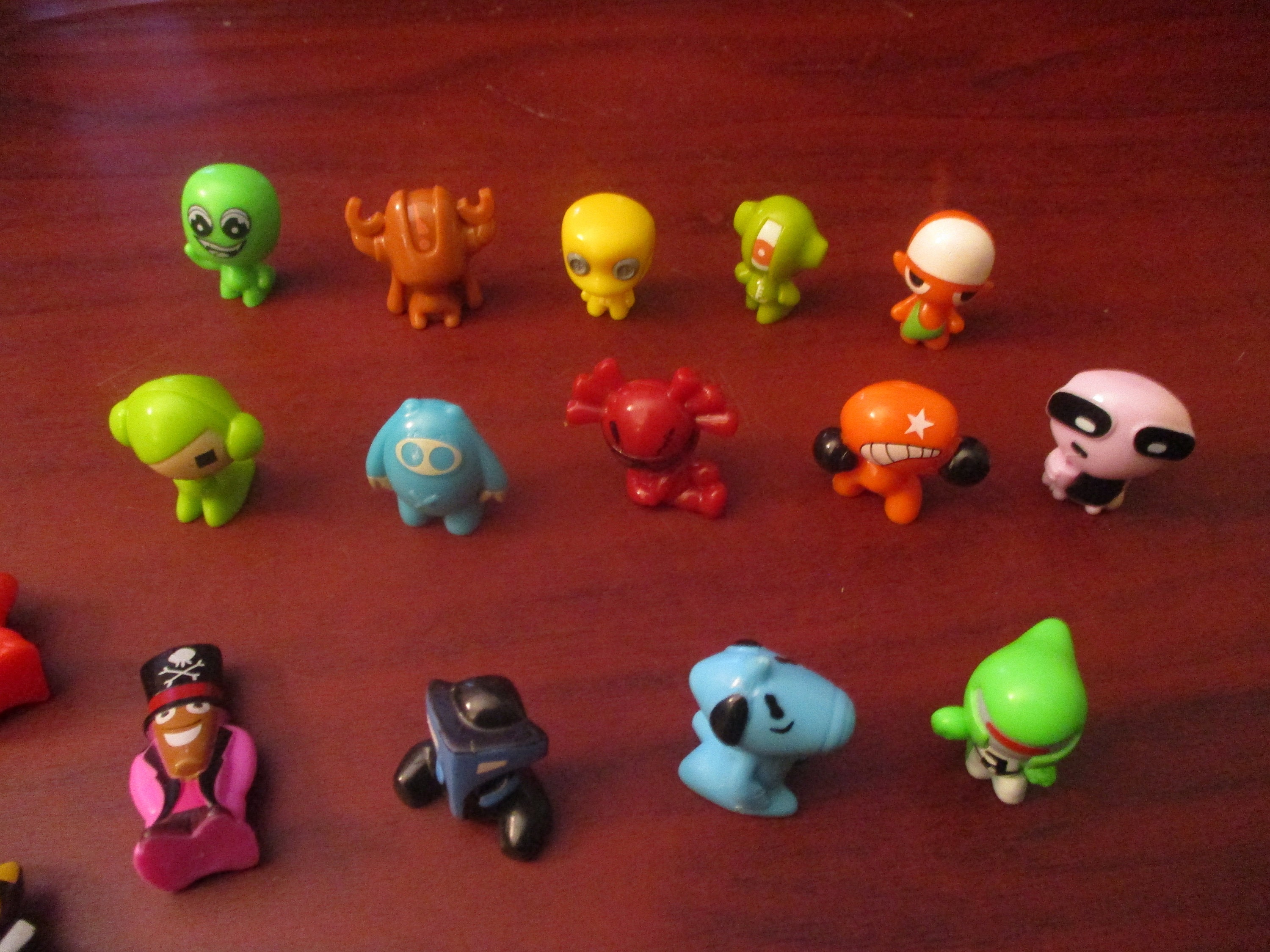 Gogos Crazy Bones Colección de dieciocho Go Gos -  México