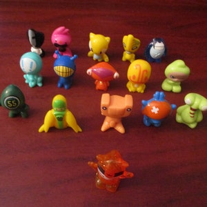 Gogos Crazy Bones Collection of Sixteen Go Gos image 3