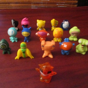 Gogos Crazy Bones Collection of Sixteen Go Gos image 4