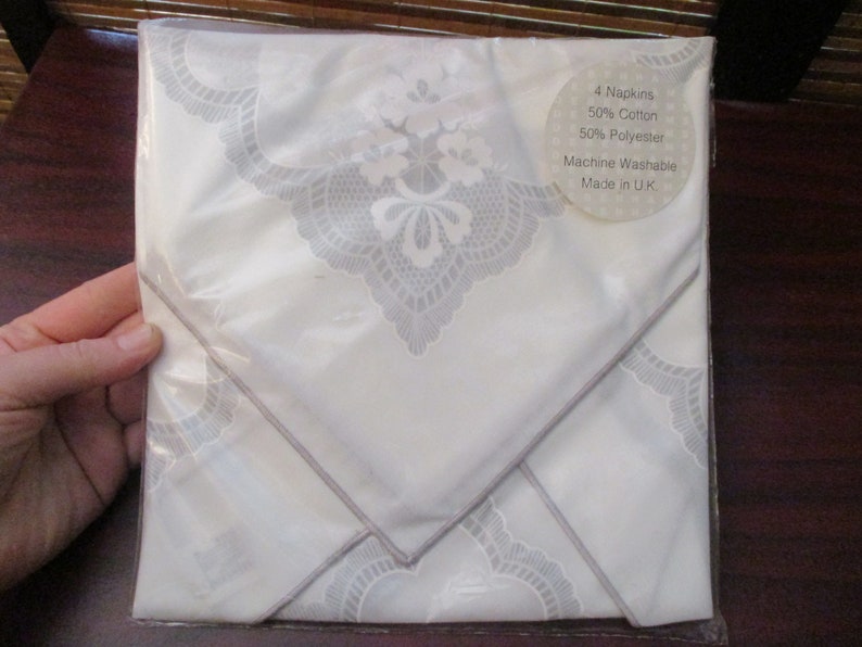 Vintage white cotton Polyester Napkin set of Four