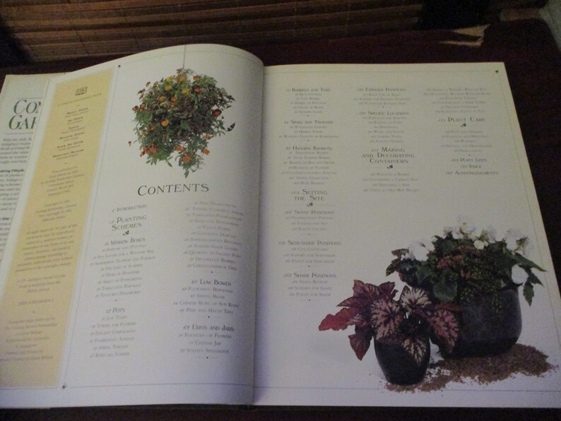 Container Gardening Book Hardback Book image 3