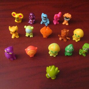 Gogos Crazy Bones Collection of Sixteen Go Gos image 4