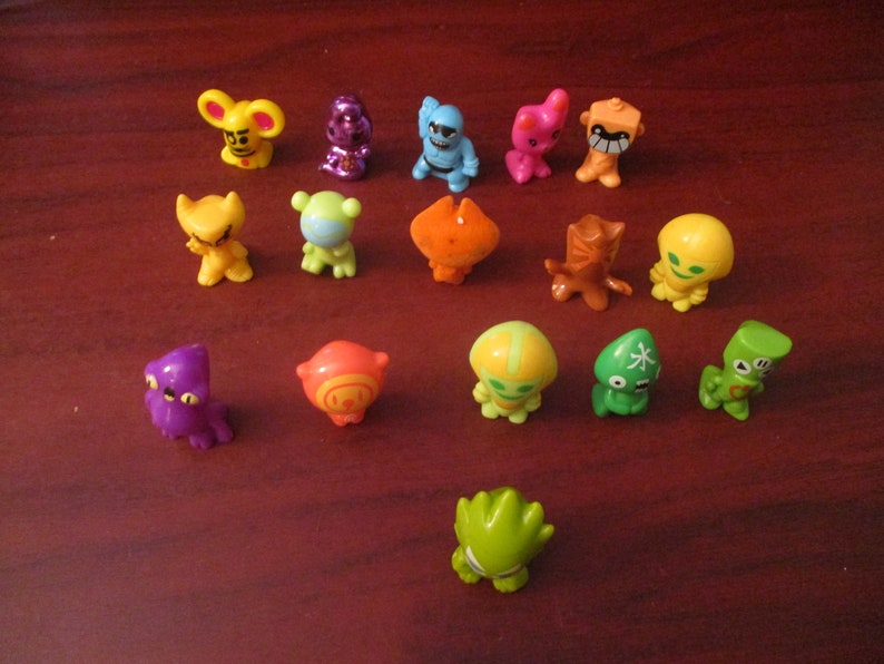 Gogos Crazy Bones Collection of Sixteen Go Gos image 4