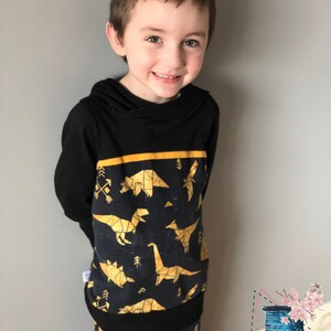 Agate model for children. Origami dinosaur design.
