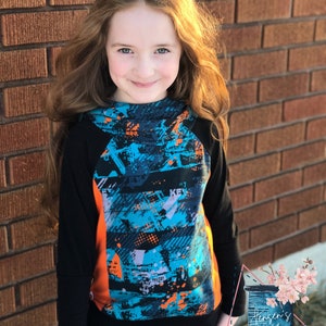 Opal model for children. Hooded vest. Abstract design.