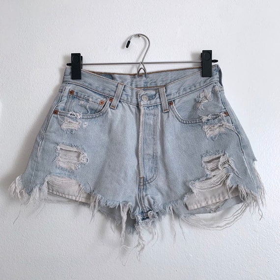 Sz 26/XS Vintage Levi’s cutoff denim shorts, distr