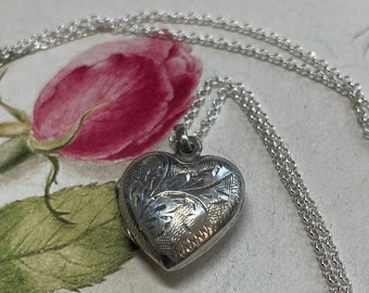 Pre-owned Small Sterling Silver Heart Locket Pendant with Leaf Design and Silver Chain