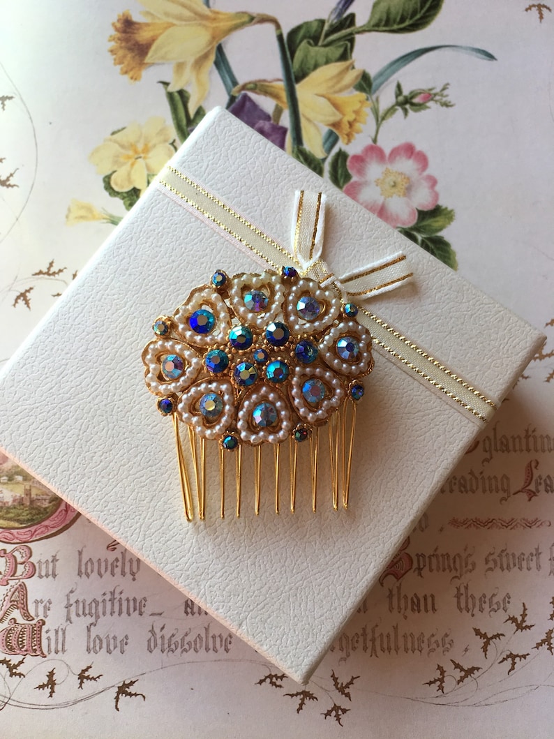 Vintage Bridal Wedding Hair Accessories,Made In UK Bridesmaid Prom Hair Comb Vintage Faux Pearl Hair Comb- Pearl Heart Design Hair Comb