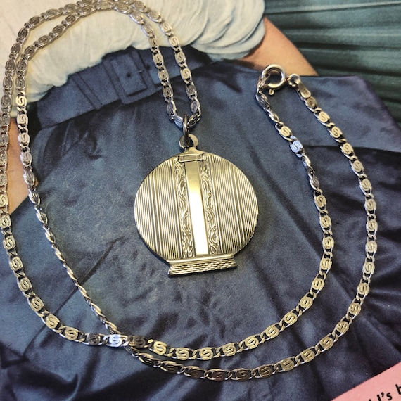 Art Deco Sterling Silver Locket, Art Deco Round Lo