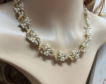Vintage Gold Tone Simulated Pearl Collar Necklace, Floral Bridal Jewelry