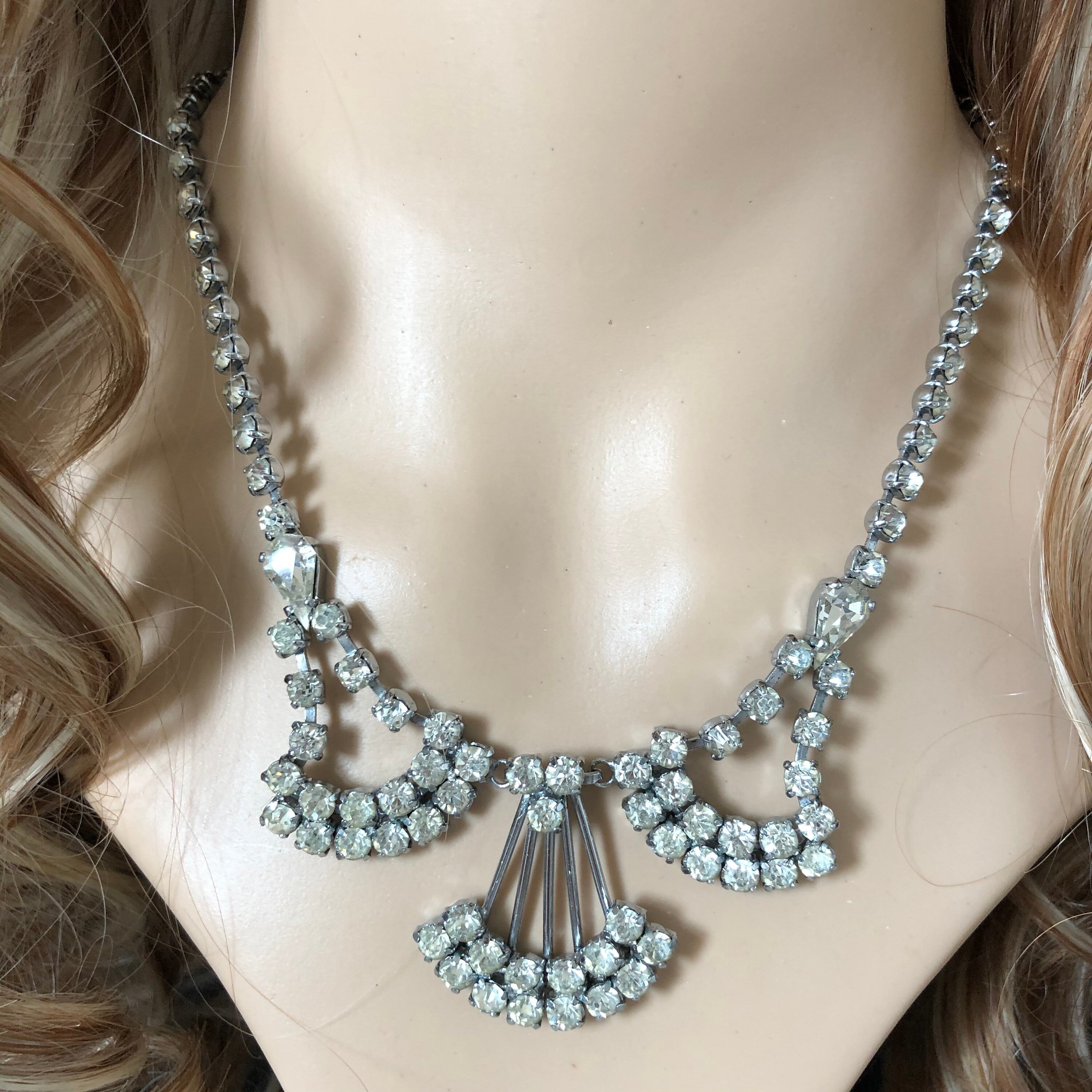 ネックレス・ペンダント VINTAGE HOLLYWOOD Drop Crystal Necklace 4BFK497 VINTAGE HOLLYWOOD Drop Crystal Necklace 4BFK497 (VINTAGE