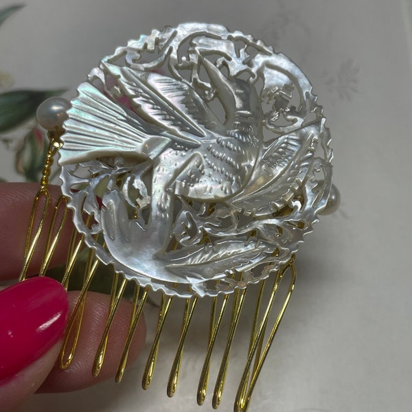 Mother of Pearl Hair Comb With A Bird Design, Handmade Upcycled Hair Accessory, Vintage Bridal Headpiece, Small Wedding Hairpiece. UK