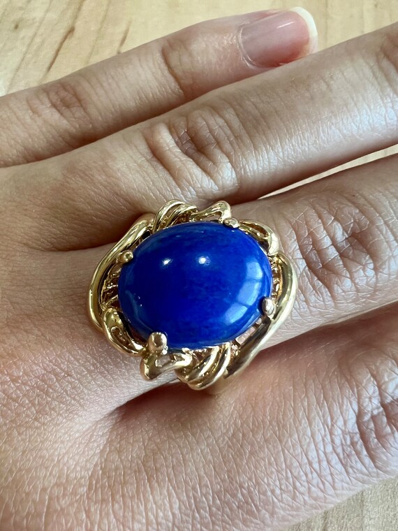 Ladies 14k Gold Oval Lapis Ring, size 6