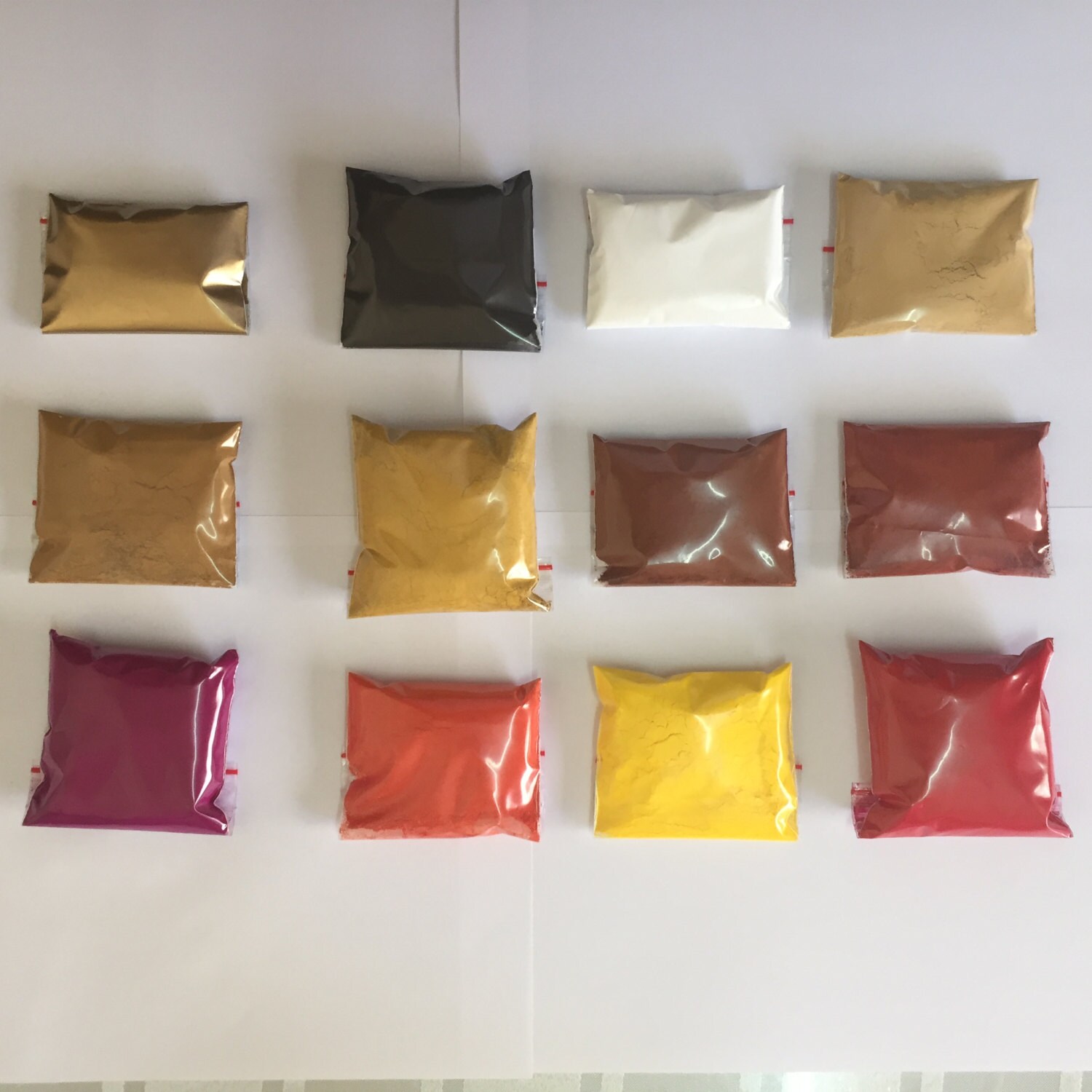 Pigments Artist (12 pigments 30 grams each).