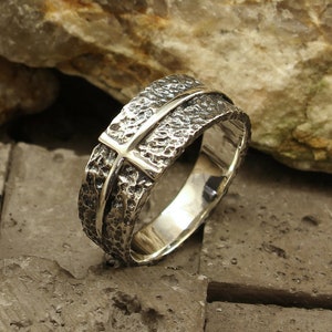 Wide hammered wedding band with cross, Cross wedding ring, Sterling silver hammered band, Men&#39;s hammered band, Women&#39;s hammered ring