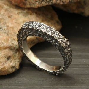 Unusual sterling silver hammered ring, Simple wedding band, Rustic wedding band, Unique hammered ring, Wild nature ring, Rocky wedding ring