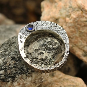 Unique lava ring with sapphire, Sterling silver hammered ring, Rustic wedding ring, Hammered ring, Wild relief ring, Durable wedding ring