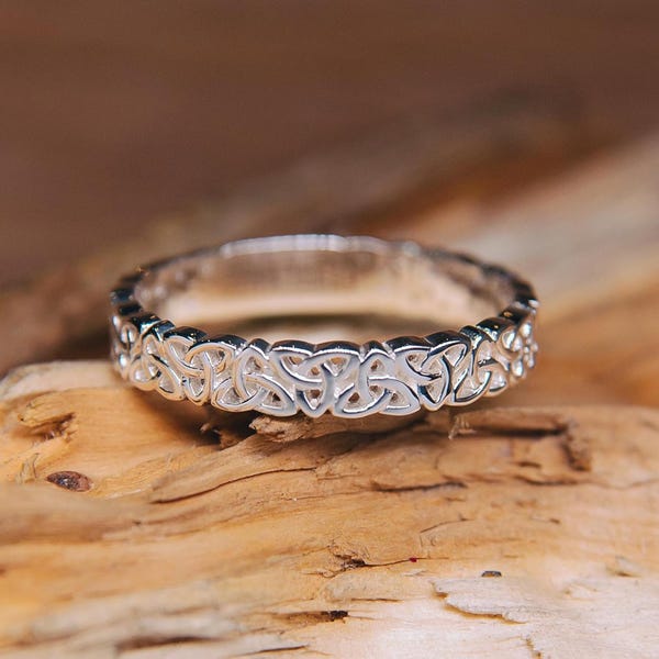 Anello di nozze celtico con simbolo irlandese inciso Triquetra Infinity Celtic Node Ring per donna, regalo di anniversario unico