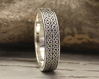 Vintage Silver Celtic Ring for Him and Her — Engraved Celtic Knot Ring — Unisex Celtic Wedding Ring Band — Handmade Irish Infinity ring