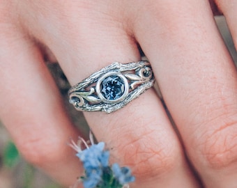 Anillo de compromiso de rama y vid con topacio azul de Londres, anillo de ramita de plata, anillo de rama de mujer único, corteza de árbol inusual y anillo de vid, anillo de regalo