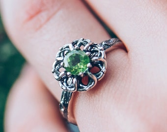 Peridot flower ring for women's, Tree branch ring with natural peridot, Dainty floral engagement ring, Green stone, Birthstone gift
