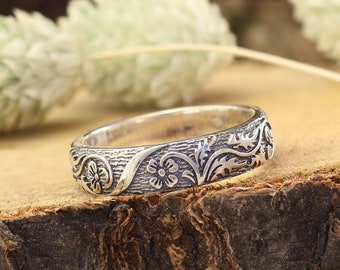 Plant silver ring with flowers and leaves, Nature inspired wedding ring, Tree bark band with vine