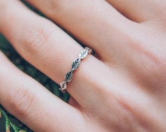 Minimalist Silver Ring with Leaves, Leaf Eternity Ring for Women, Nature Wedding Ring for Her, Сute Thin Ring, Simple Promise Ring for Her