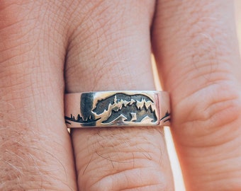 Mens Silver Ring Band with Bear, Animal of Wild Forest Ring, Nature Inspired Ring for Men, Flat Ring for Groom, Cute Christmas Gift for Him