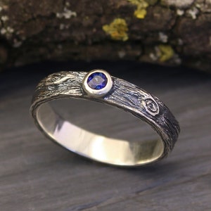 Unique nature Silver ring with exquisite sapphire stone, Tree bark band for woman and man with blue gem, Unique durable wedding band