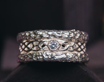 Anillo de nudo celta plata de ley - anillo martillado con piedra para ella - anillo de aniversario de diamantes - anillo de piedra preciosa brillante estilo vintage para él