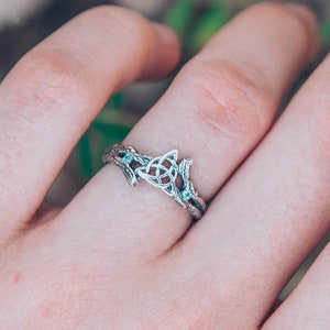 Celtic emerald silver ring, Tiny branch silver ring with emerald, Celtic knot silver engagement ring, Women's keltic sterling silver ring