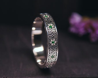 Anillo esmeralda celta con flores delicadas - anillo de piedra preciosa diseño nórdico - anillo infinito esmeralda - anillo de piedra verde celta de plata de ley