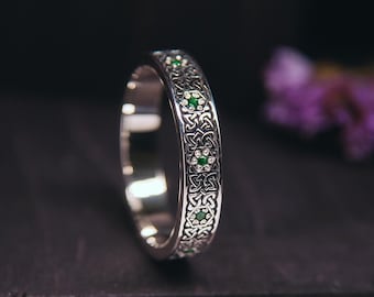 Anillo esmeralda celta con flores delicadas - anillo de piedra preciosa diseño nórdico - anillo infinito esmeralda - anillo de piedra verde celta de plata de ley