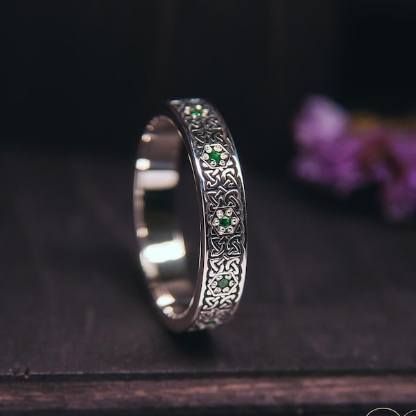 Celtic Emerald Ring with Dainty Flowers - Gemstone Ring Nordic Design - Emerald Infinity Ring - Sterling Silver Celtic Green Stone Ring