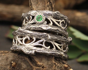 His Her Emerald wedding rings set inspired by nature, Tree branch matching bands silver, Couple bridal set with vine and tree bark