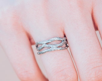 Unique silver branch ring, Branch wedding band, Unique design tree ring, Tree bark silver ring, Nature silver ring, Silver wedding ring.