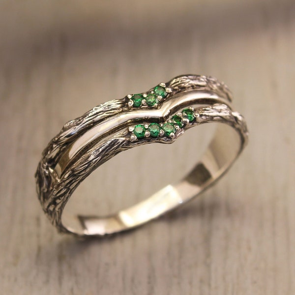 Silver Chevron Ring with Emerald, Tree bark V-ring, Branch wedding band, Solid Sterling Silver Tree Ring, Romantic Wife's Valentine gift