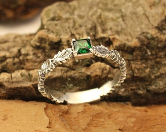 Eichenblätter Silber Zierlicher Smaragd Verlobungsring, Vintage Style Blatt Ring für Sie, Naturring mit grünem Stein für Frauen, Mai Birthstone Ring