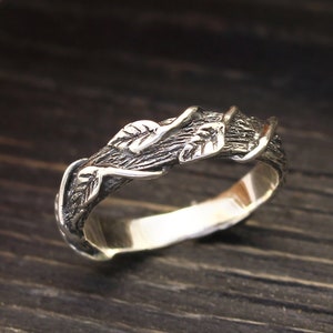 Braided Leaves around Tree Branch Ring, Silver Tree Bark Ring, Nature Wedding Band, Twig Ring, Forest ring, Fairy Ring, Leaf Ring