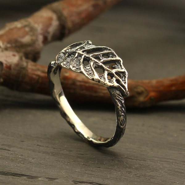 Unusual leaf ring in antique style, Branch womans ring, Nature engagement ring, 14k white gold ring for mom, Her twig gift ring, Dainty ring