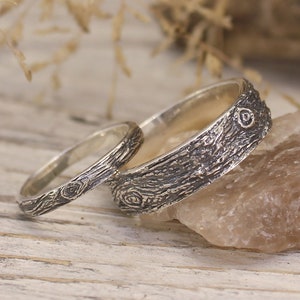 Seine und Sie Silber Eheringe Set, Holz passende Ringe für Paare, Eternity Bands, Natur inspirierte Ringe, Wald Eheringe Set Bild 1