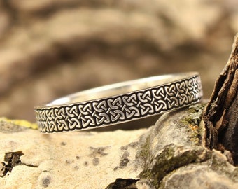 Silver Celtic Knot Ring for Him and Her, Unique Irish Wedding band Womens & Mens, Vintage Promise Ring for Him, Anniversary Gift for Husband