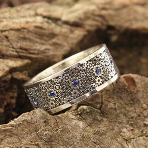 Engraved Gears Wide Sapphire Wedding Band Multi Gemstone — Trendy Unisex Steampunk Ring — Modern & Unique Promise Ring for Her and Him