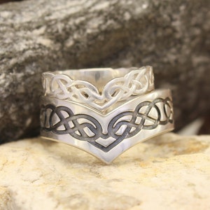 Chevron Celtic Wedding Bands Set Sterling Silver Irish Matching Couple Rings Set Vintage style Viking theme infinity Anniversary Jewelry Set