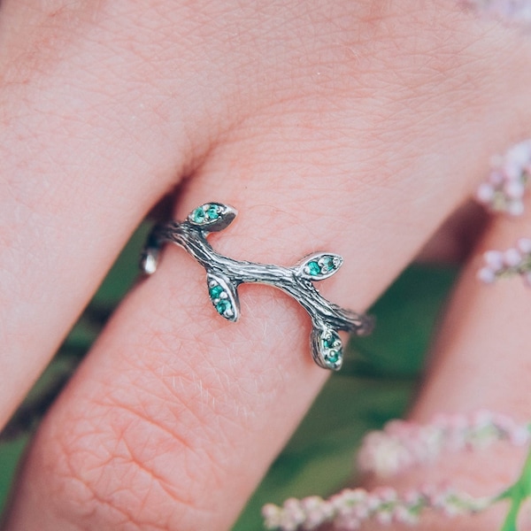 Emerald tiny branch and leaves engagement ring, Minimalist nature sterling silver ring, Dainty forest ring for bride, Gift for her christmas
