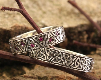 Fedi nuziali celtiche in argento abbinate, fedi nuziali per coppie Infinity Triquetra, anelli con nodo celtico fatti a mano per coppia, anelli Trinity in argento